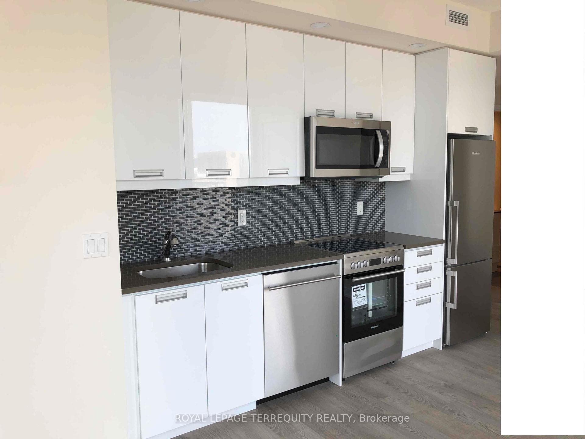 99 John Street Unit 3701 photo 14