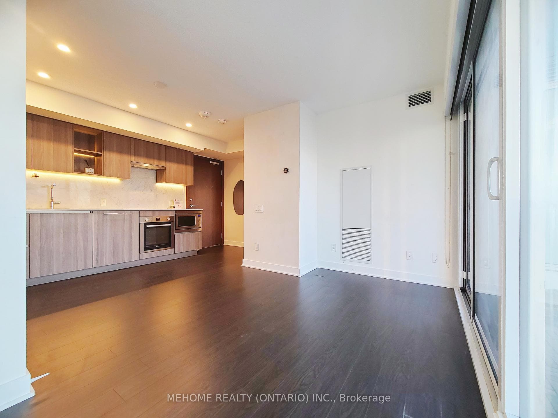 19 Bathurst Street Unit 2305 photo 8