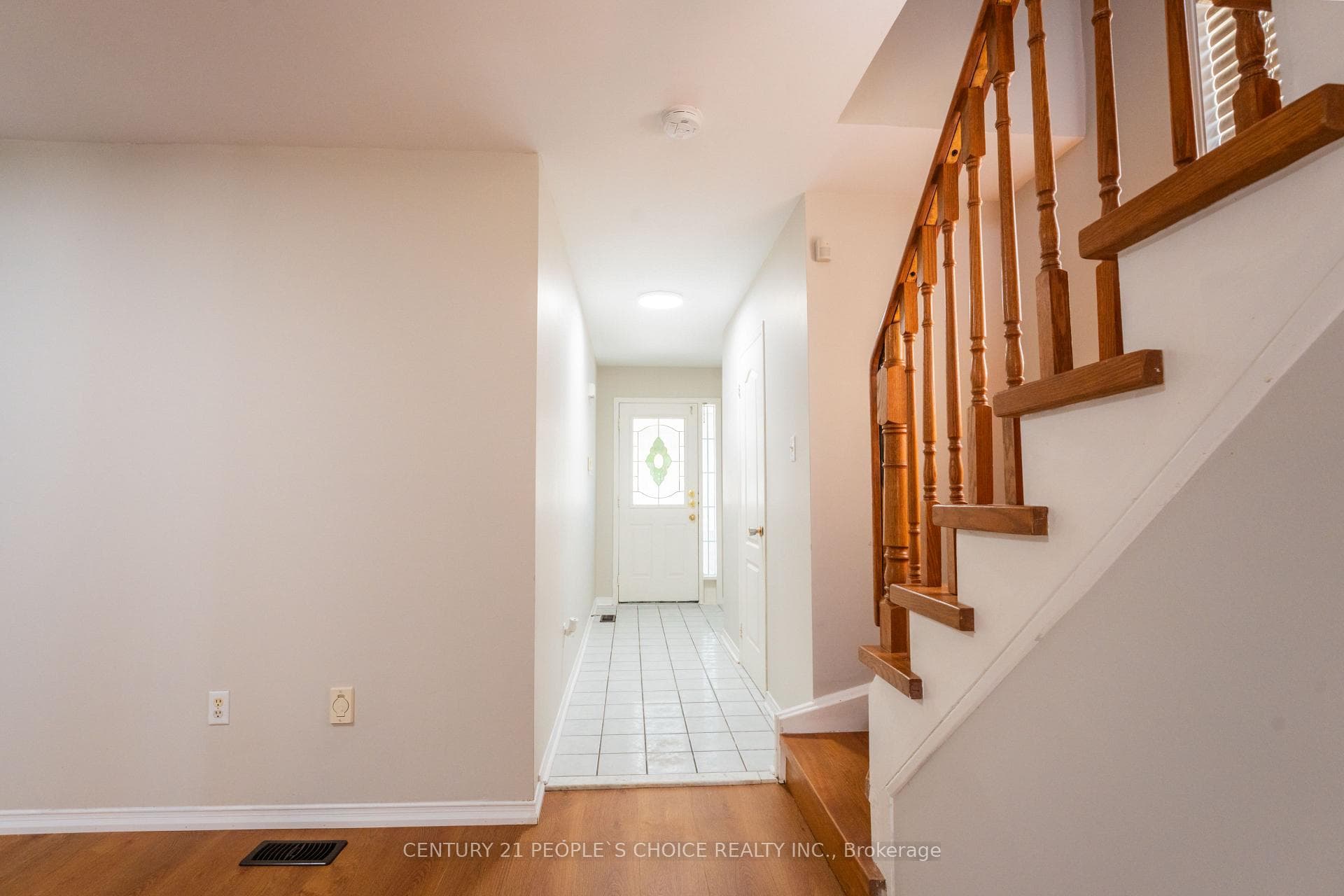 21 Cordgrass Crescent photo 7