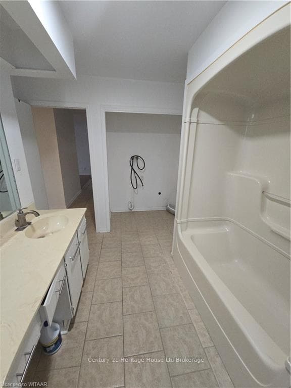 10 MCKENZIE Avenue Unit Upper photo 8