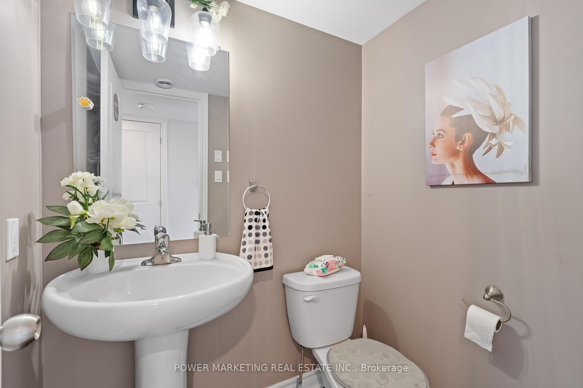 2240 Tenth Line Road Unit 8 photo 18