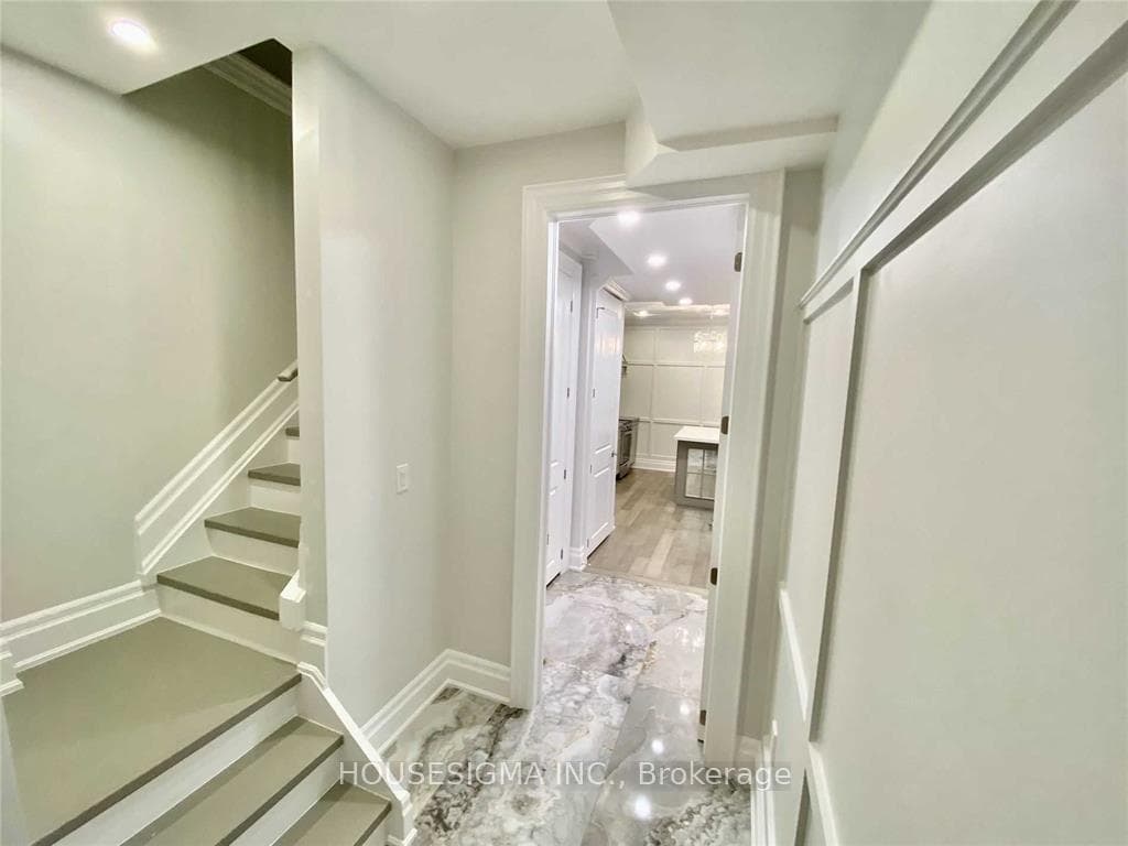 54 Shining Willow Court Unit Bsmt photo 15