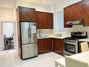 524 Bathurst Street Unit 1/Floor photo 7