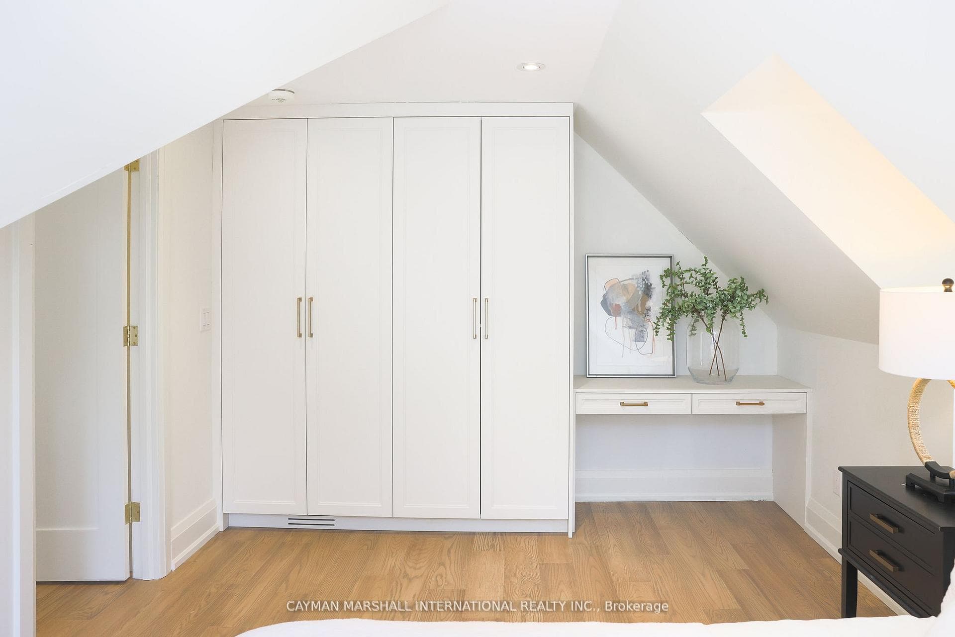 1207 Lorne Park Road photo 20