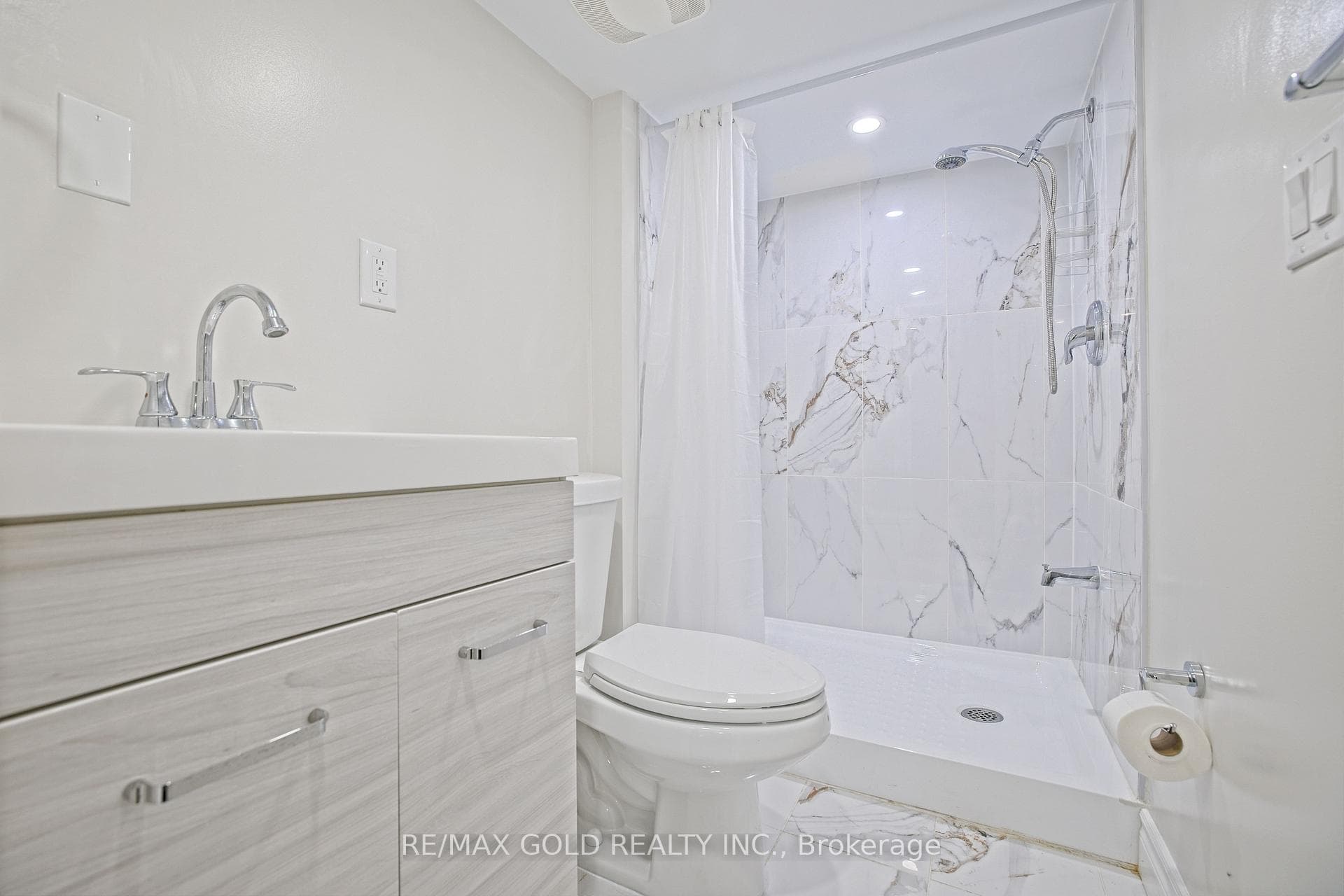 28 Royce Avenue photo 22
