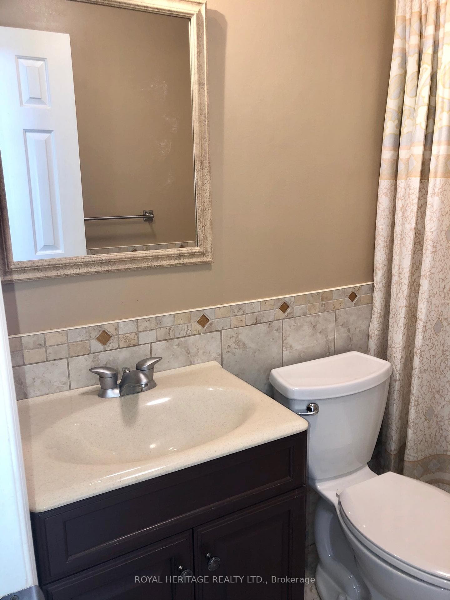 6 Giles Court photo 22