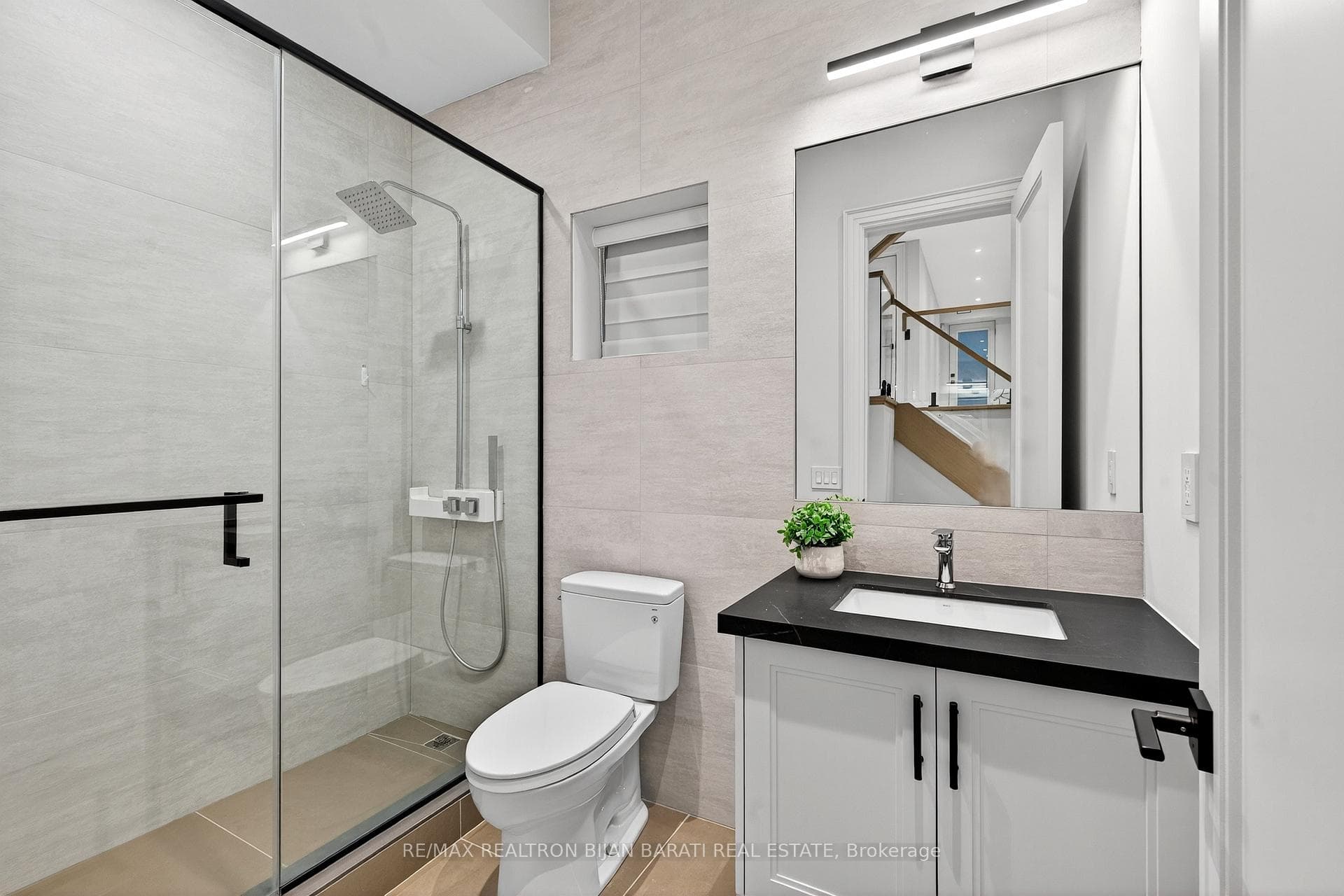 135 Alfred Avenue photo 45