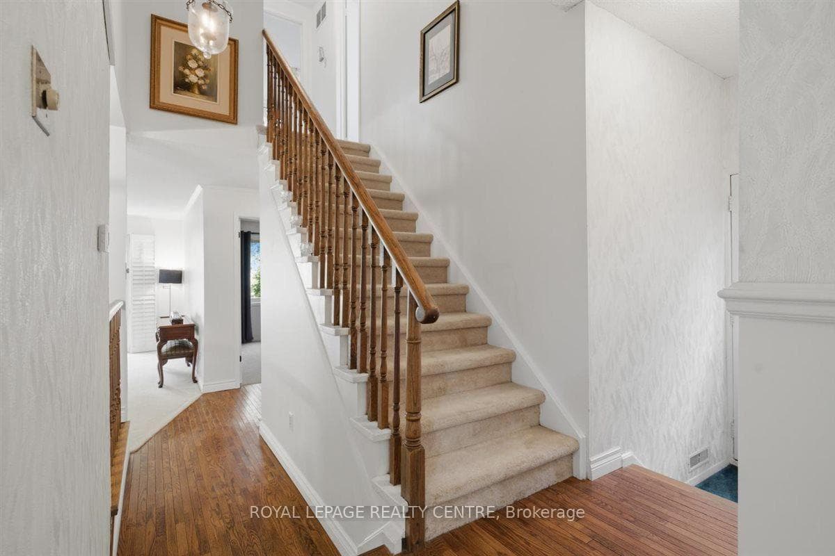 4193 Stonemason Crescent photo 18