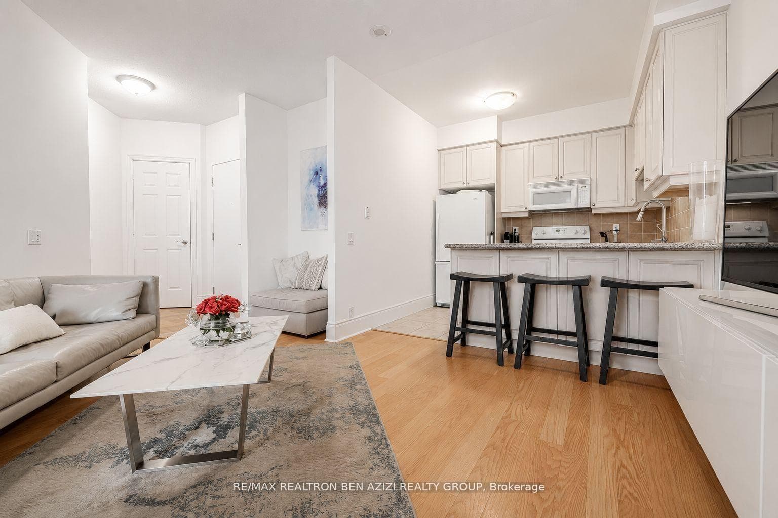 80 Harrison garden Boulevard Unit 2324 photo 7