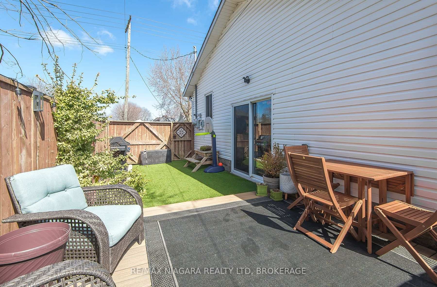 87 Knoll Street photo 38