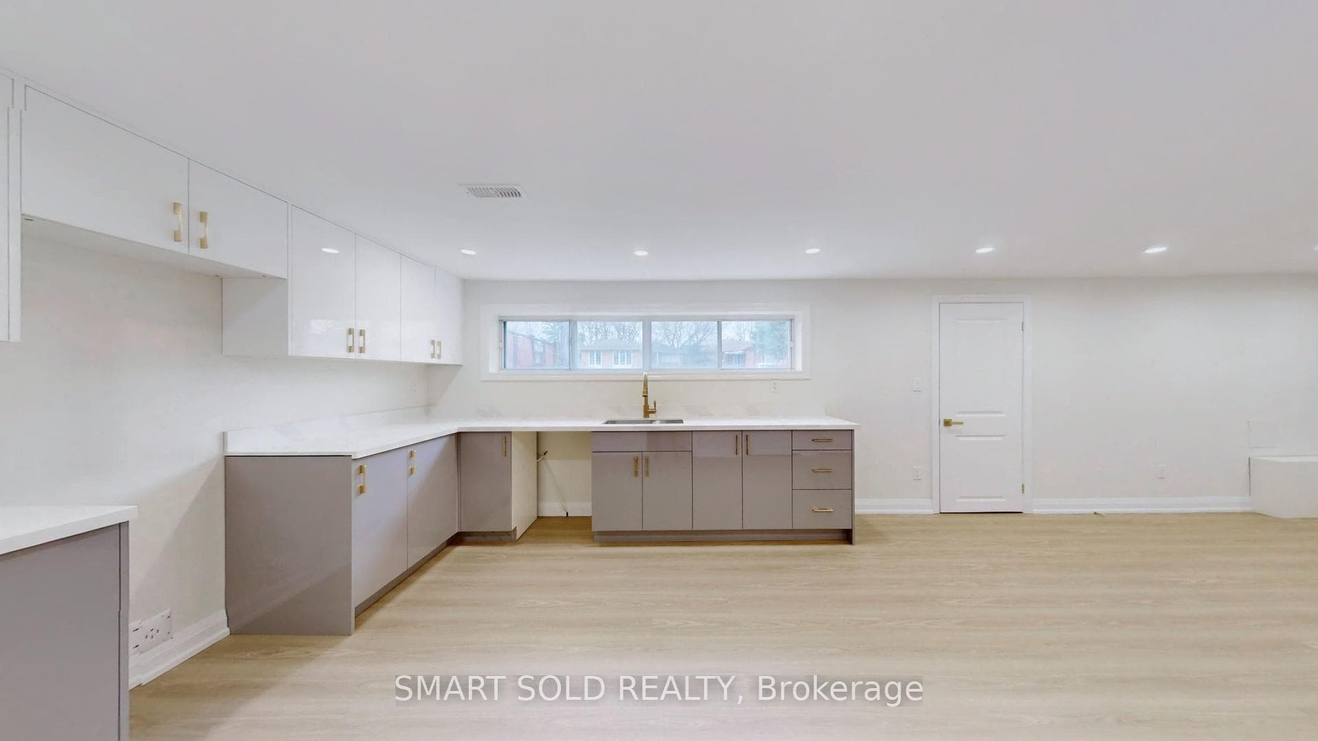 439 Fernleigh Circle photo 21