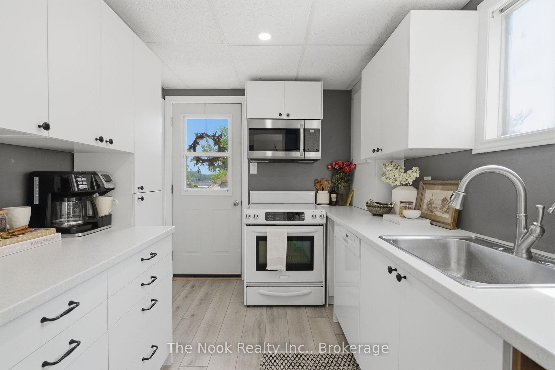 30 Lakeview Avenue photo 12