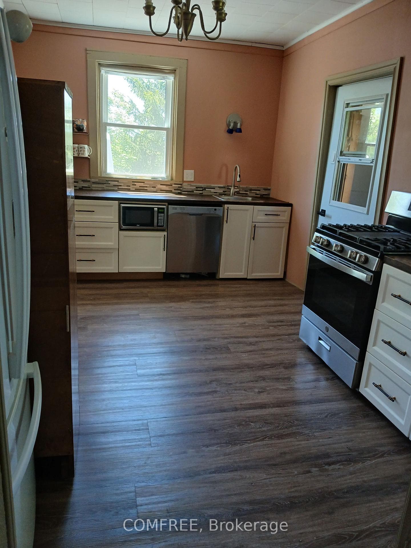 2 Miller Street photo 8