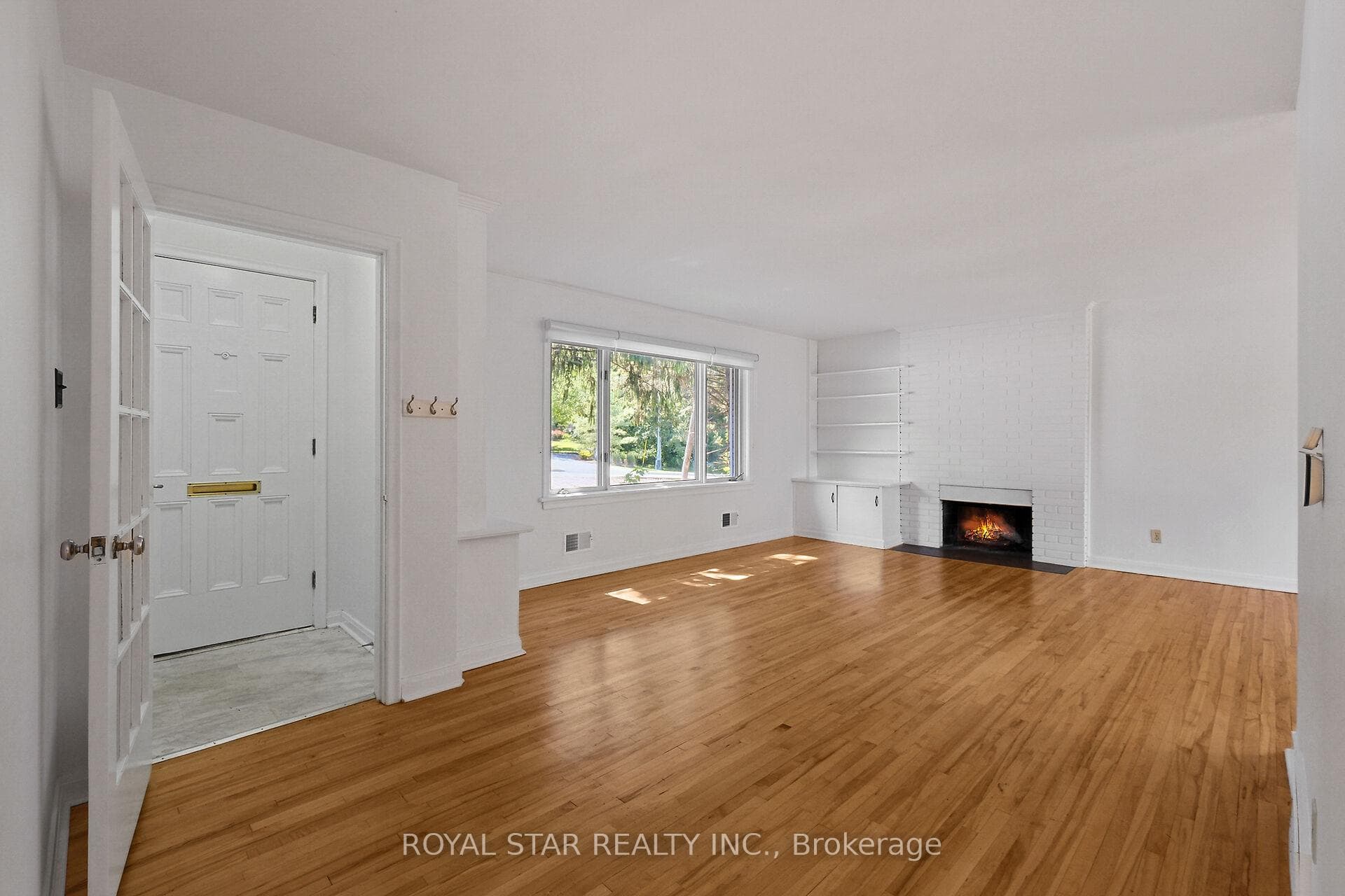 10 Delong Drive photo 6