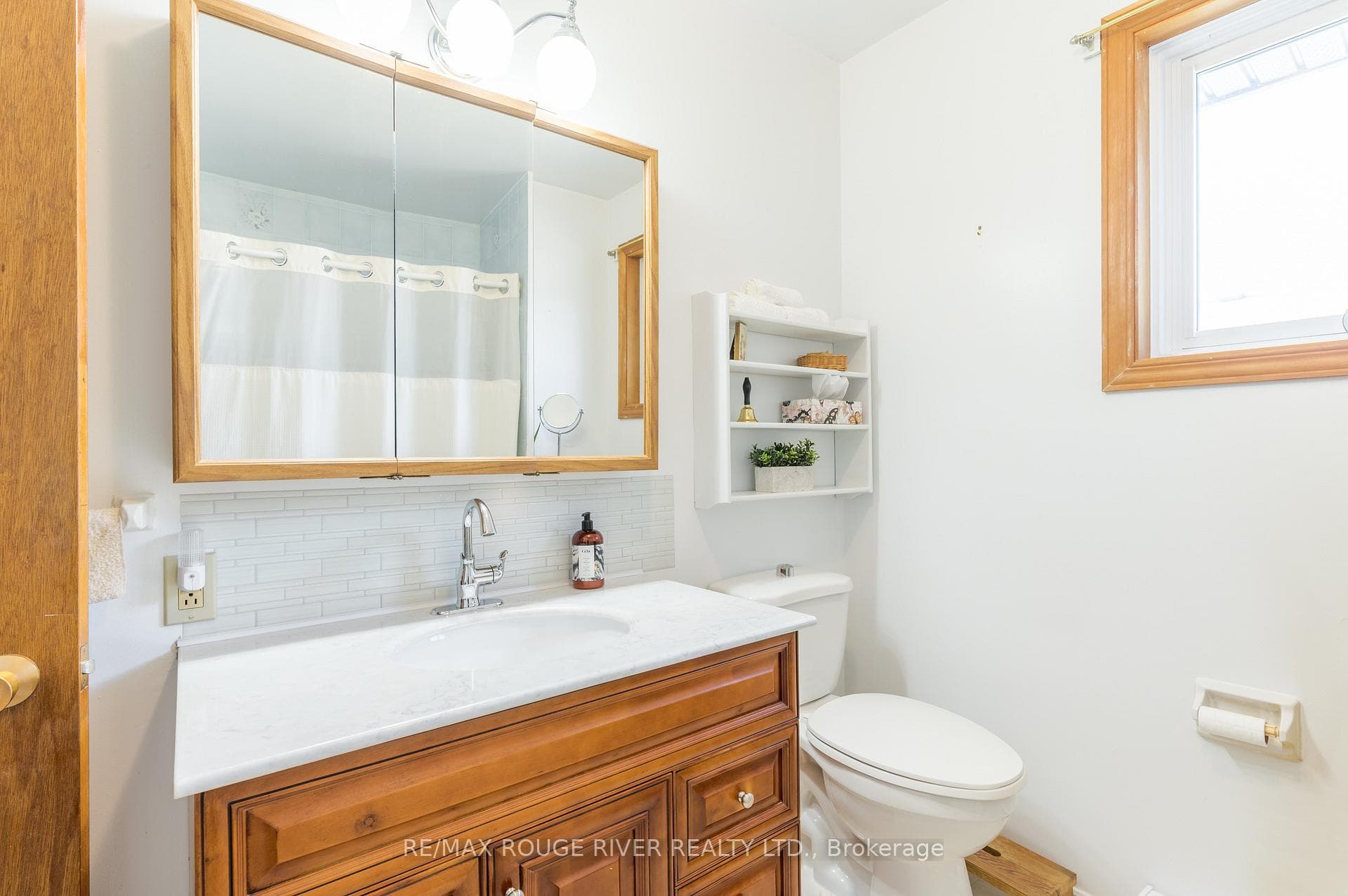 875 Westwood Crescent photo 22
