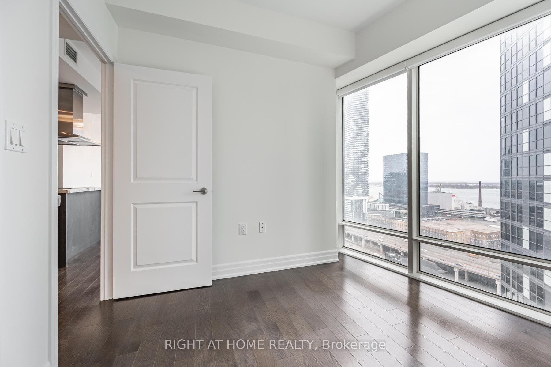 8 The Esplanade N/A Unit 2211 photo 18