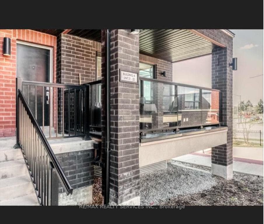 100 Dufay Road Unit 21 photo 1