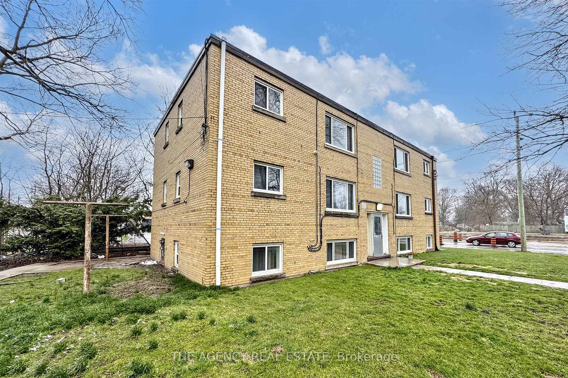 63 Wellington Road Unit 4 photo 1