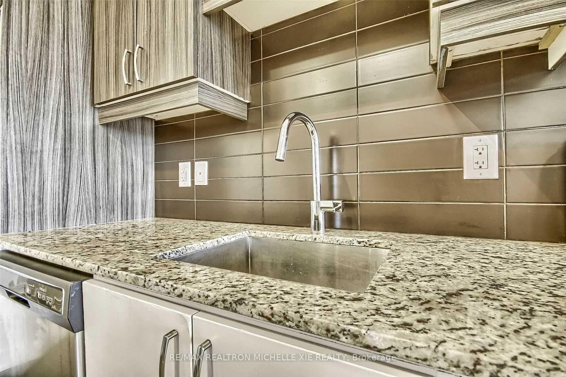 9205 Yonge Street Unit 507 photo 11