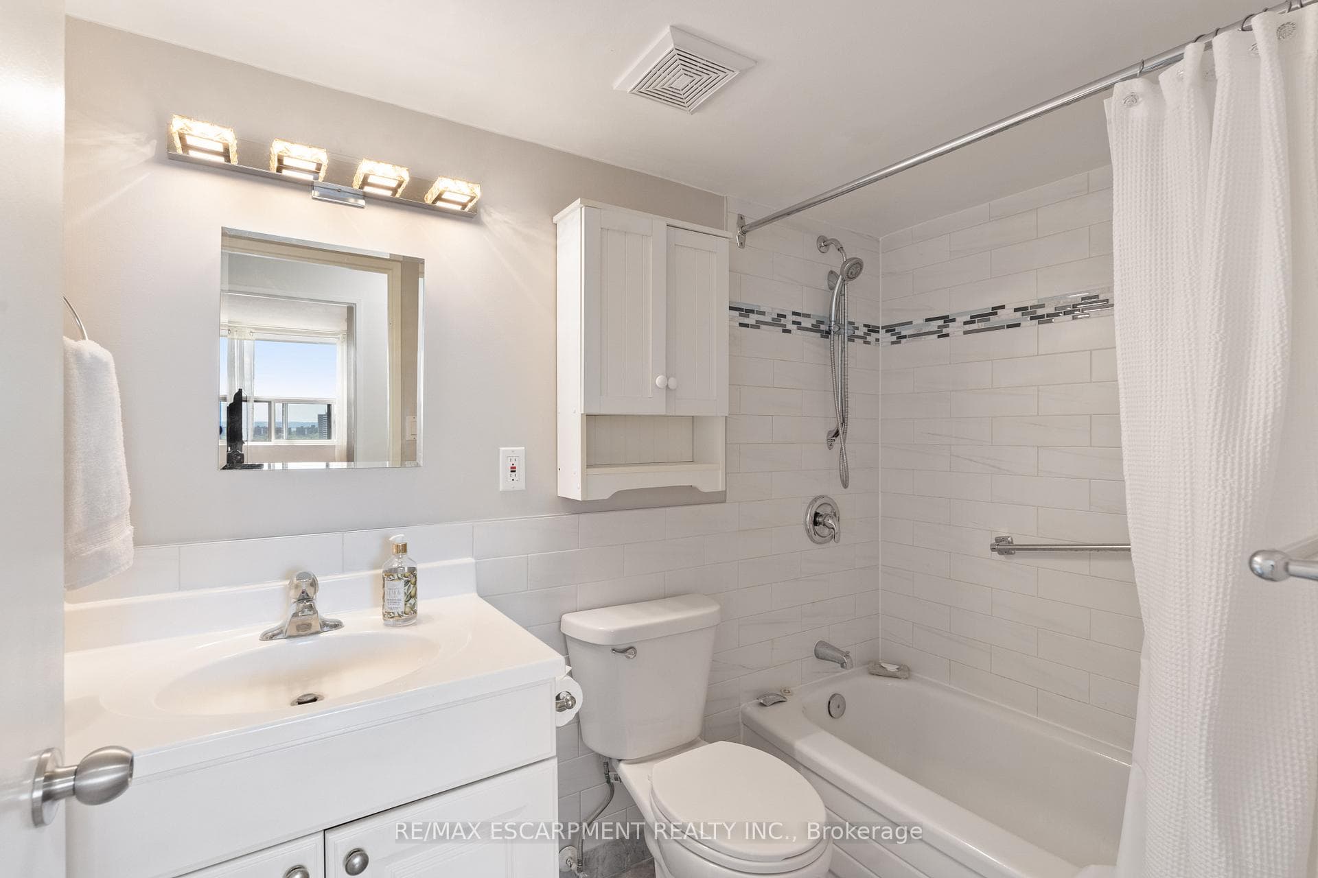 700 Dynes Road Unit 1103 photo 37