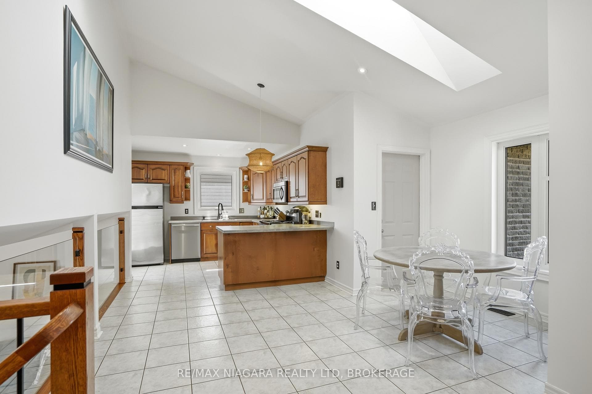 858 Canada Drive photo 30