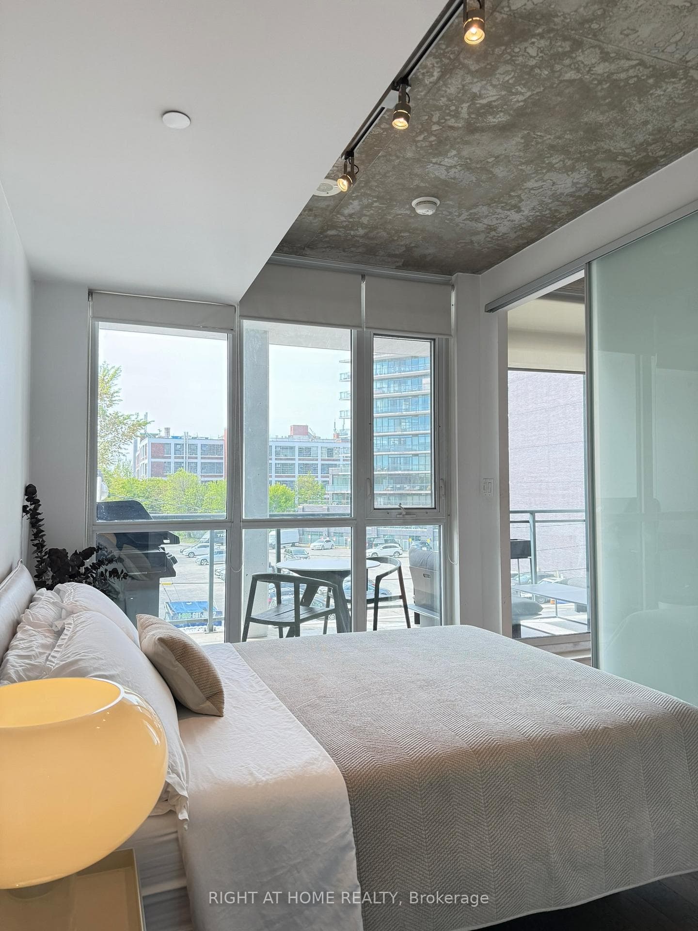 1238 Dundas Street Unit 307 photo 21