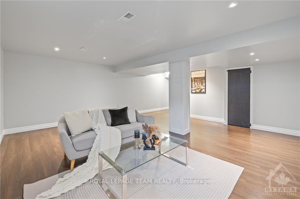 100 URBANCREST photo 26