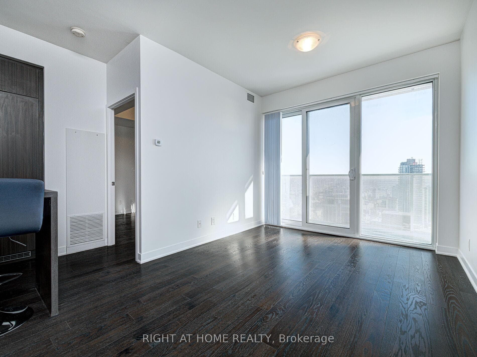 88 Harbour Street Unit 6306 photo 21