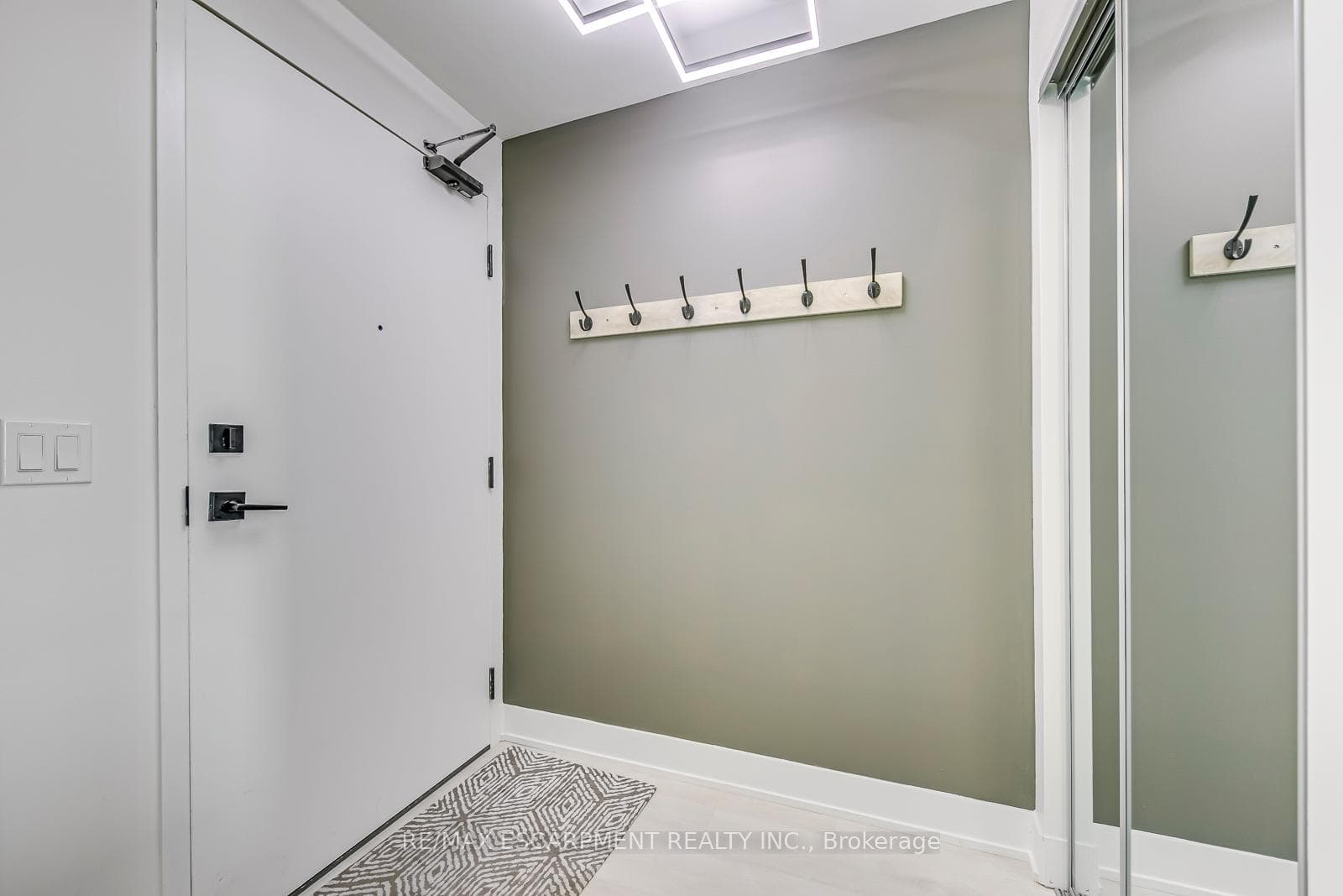 2489 TAUNTON Road Unit 1120 photo 12