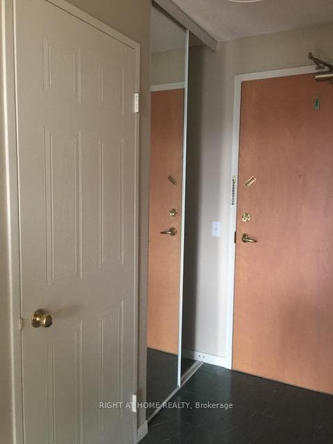 238 DORIS Avenue Unit 1812 photo 7