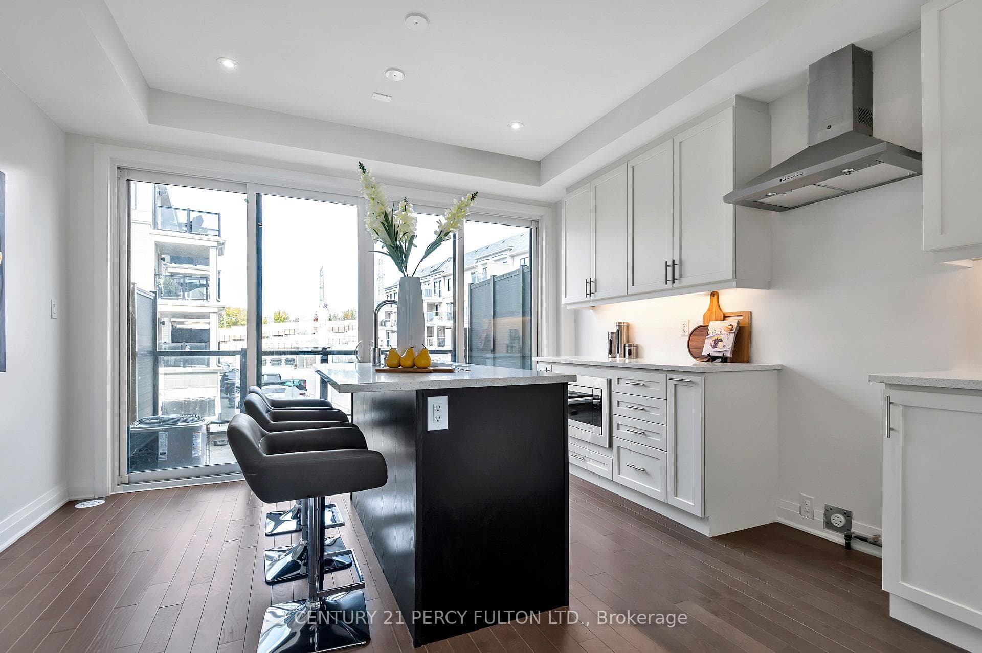 613 Port Darlington Road photo 5