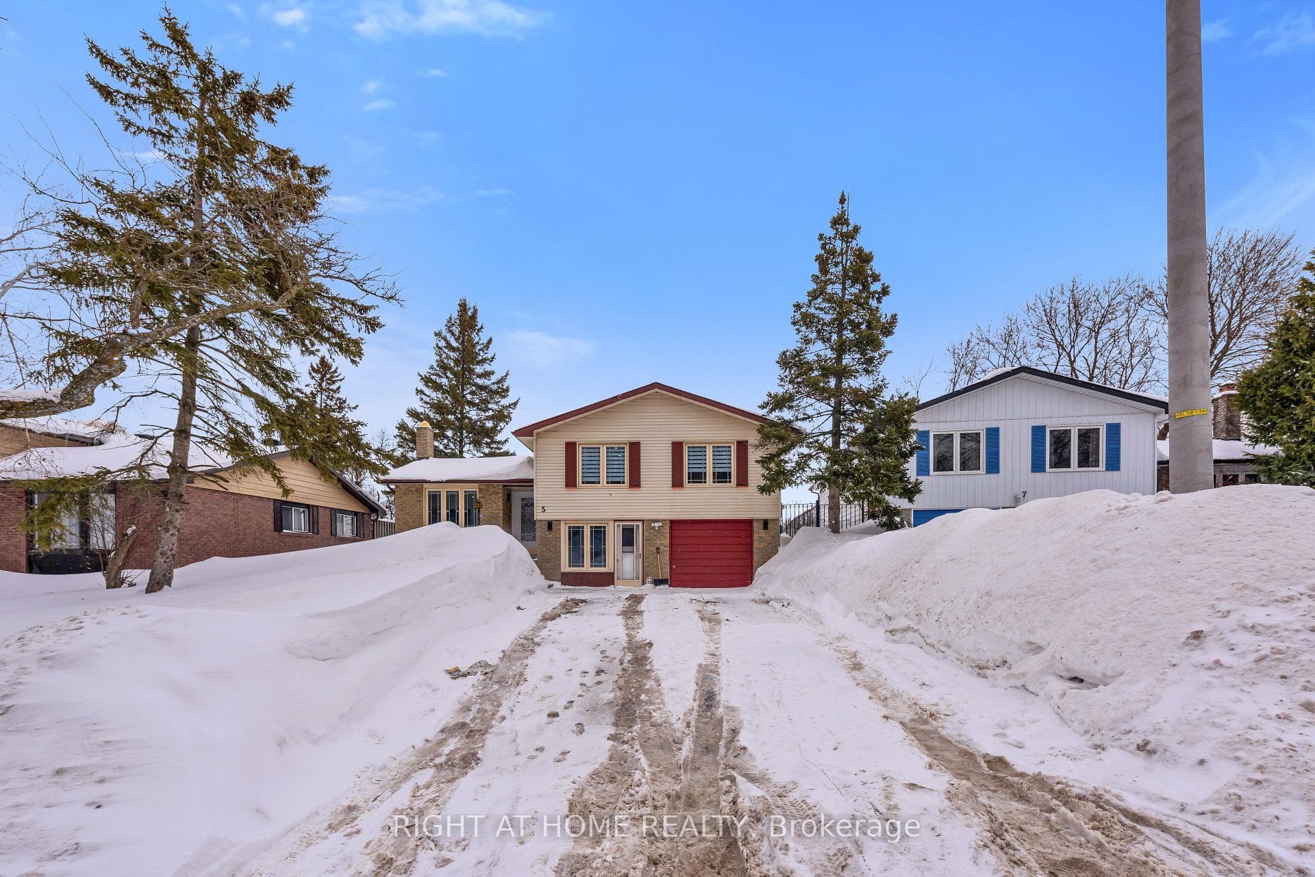 5 Carol Road photo 1