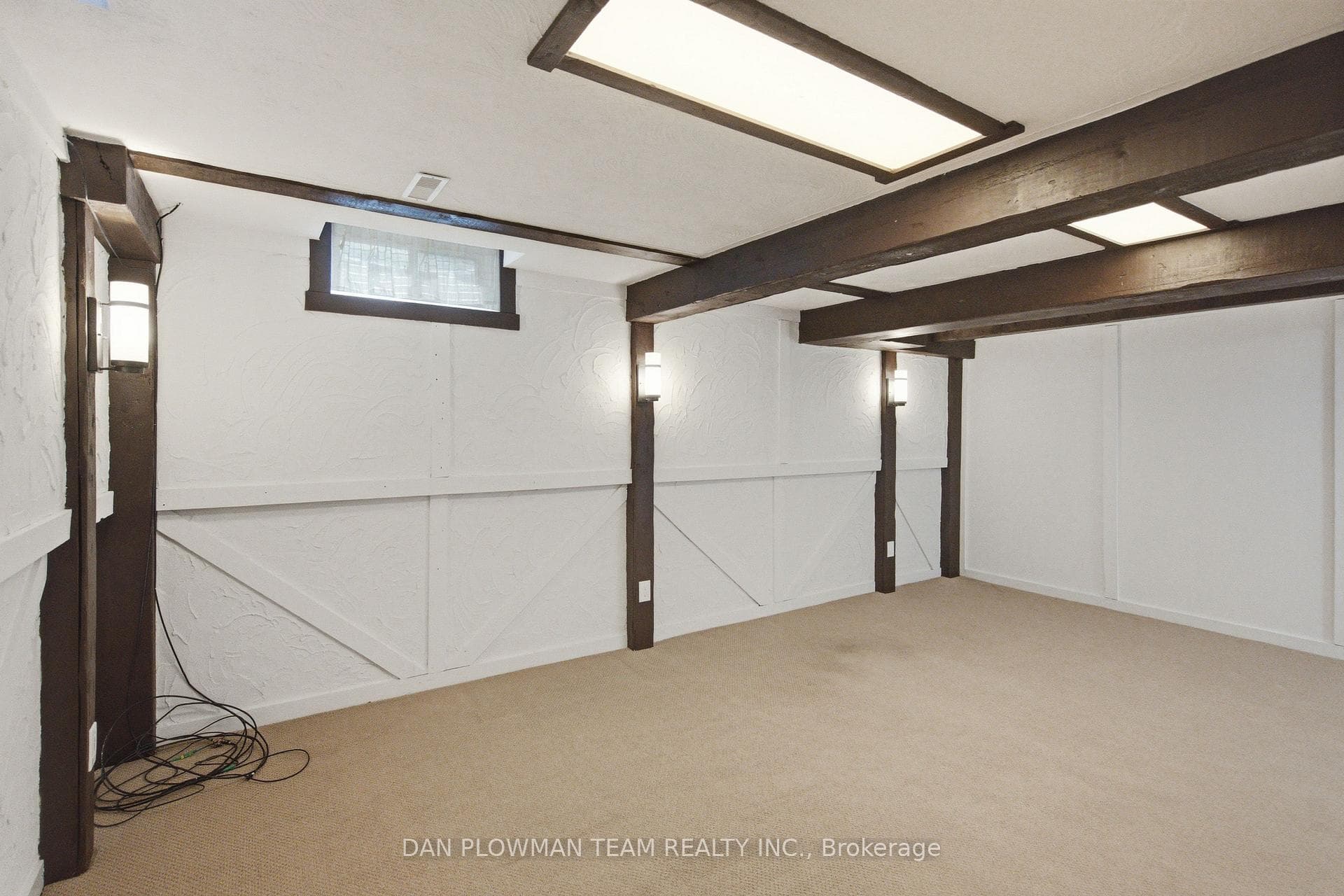 422 Lanark Drive photo 37