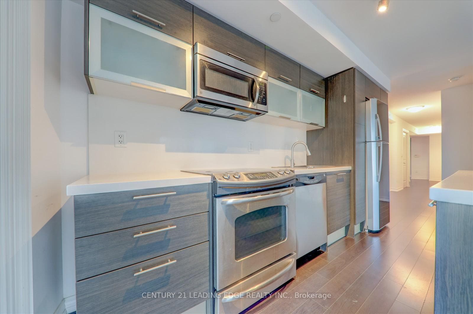386 Yonge Street Unit 1002 photo 14
