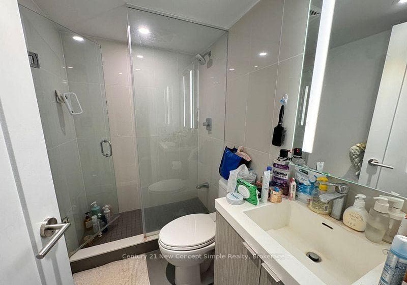 585 Bloor Street Unit 1121 photo 8