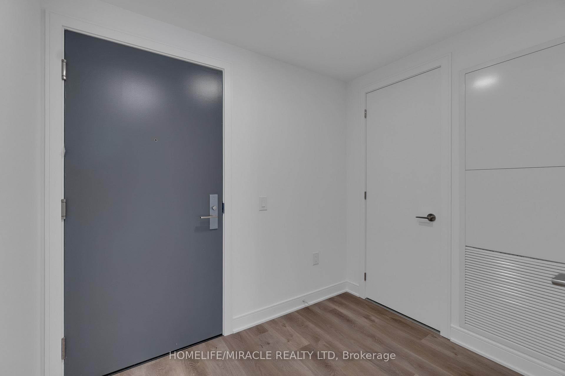 86 Dundas Street Unit 512 photo 5