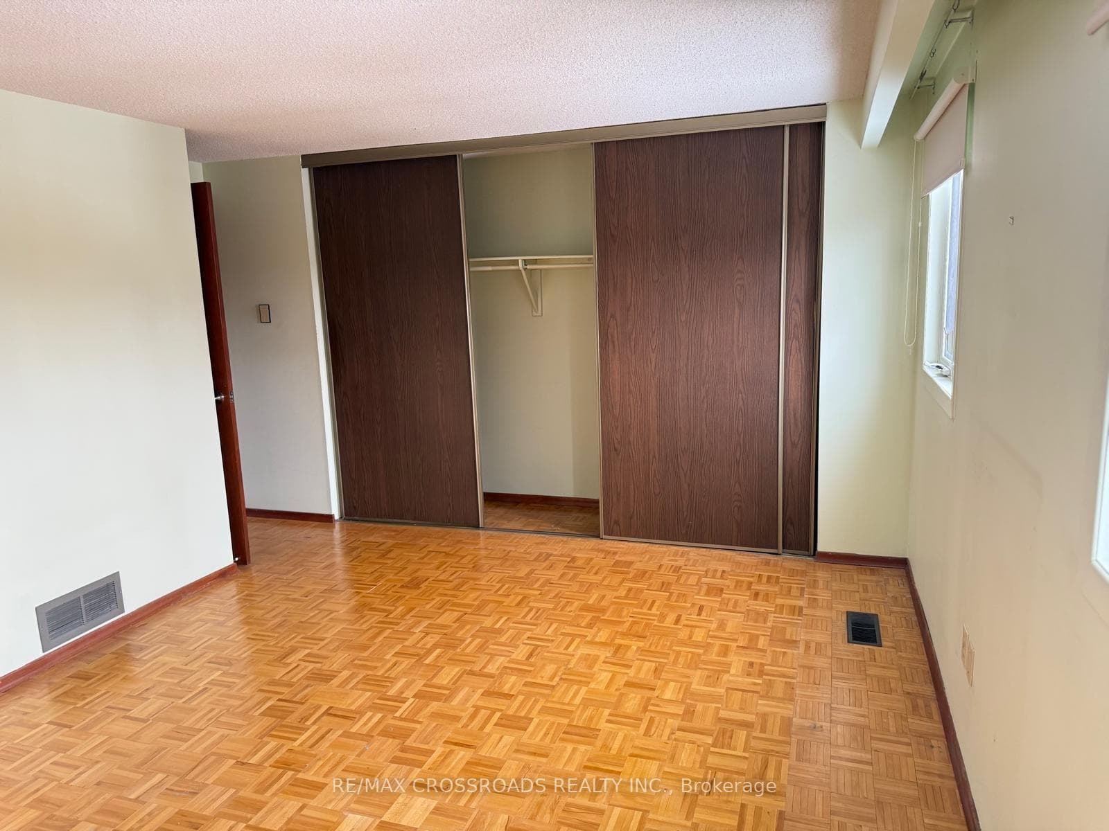 57 Sir Constantine Drive photo 6
