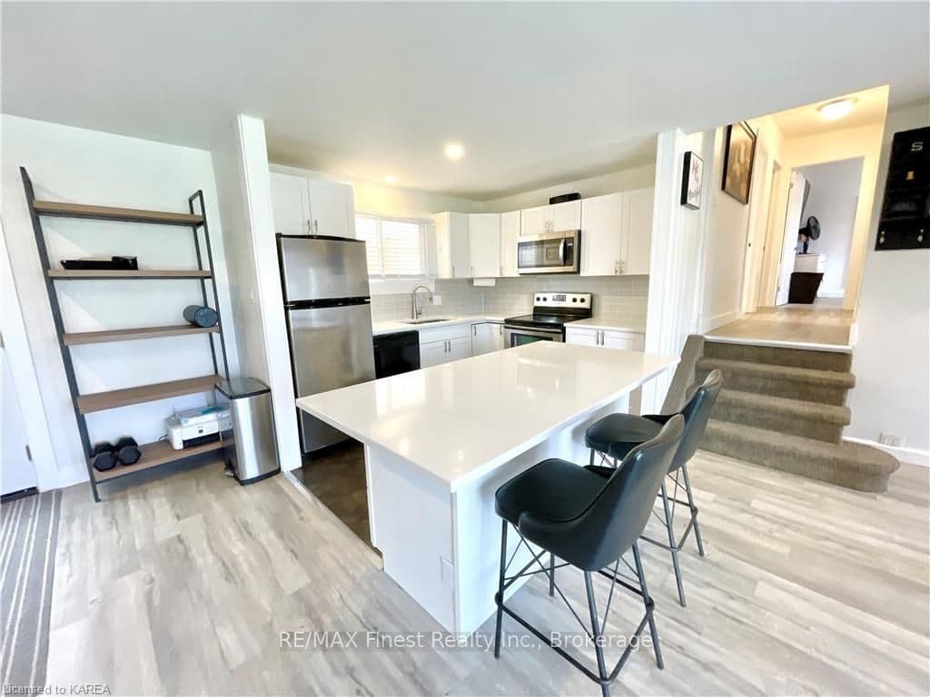 170 WILSON Street photo 11