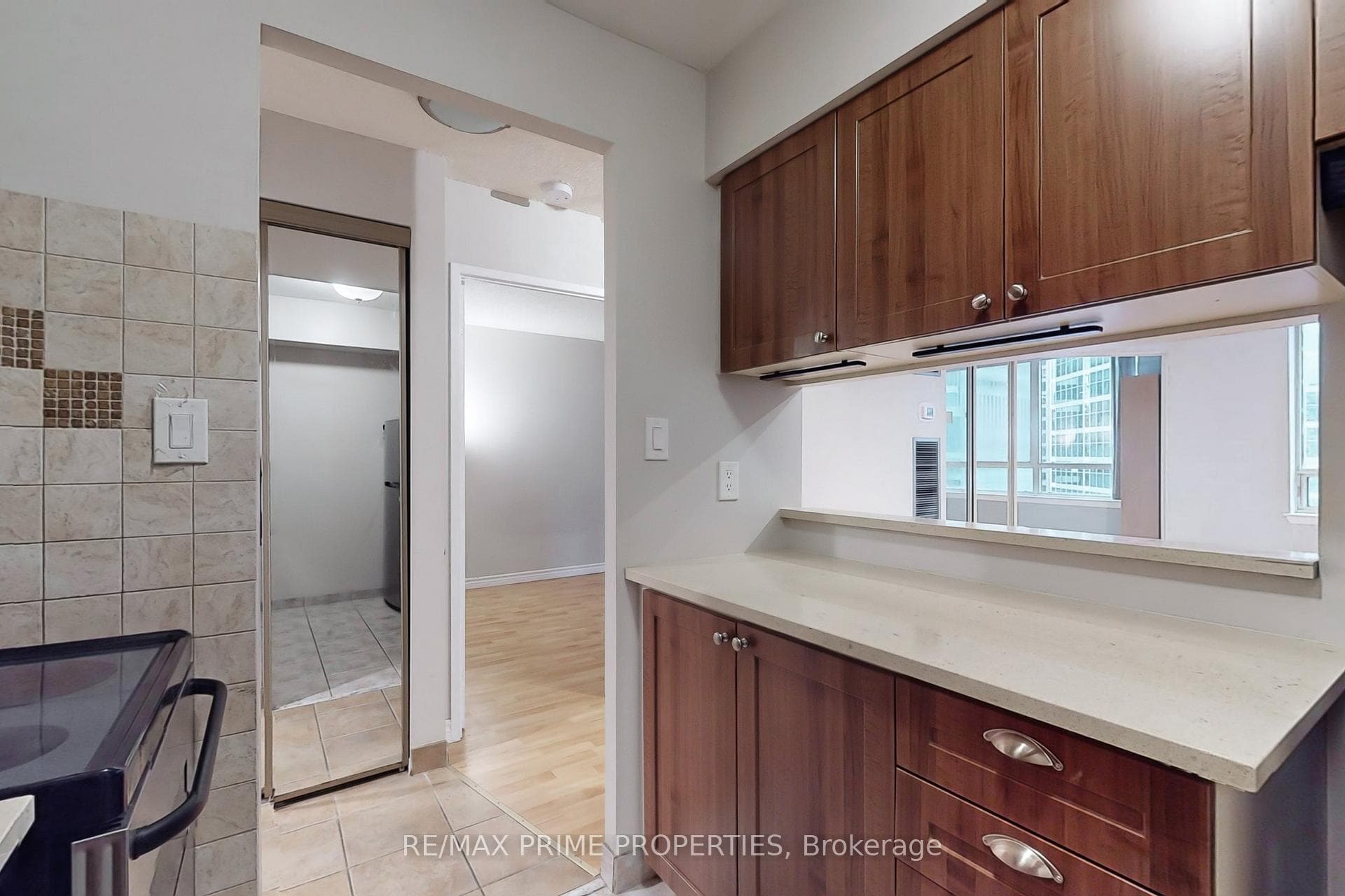 633 Bay Street Unit 1022 photo 7