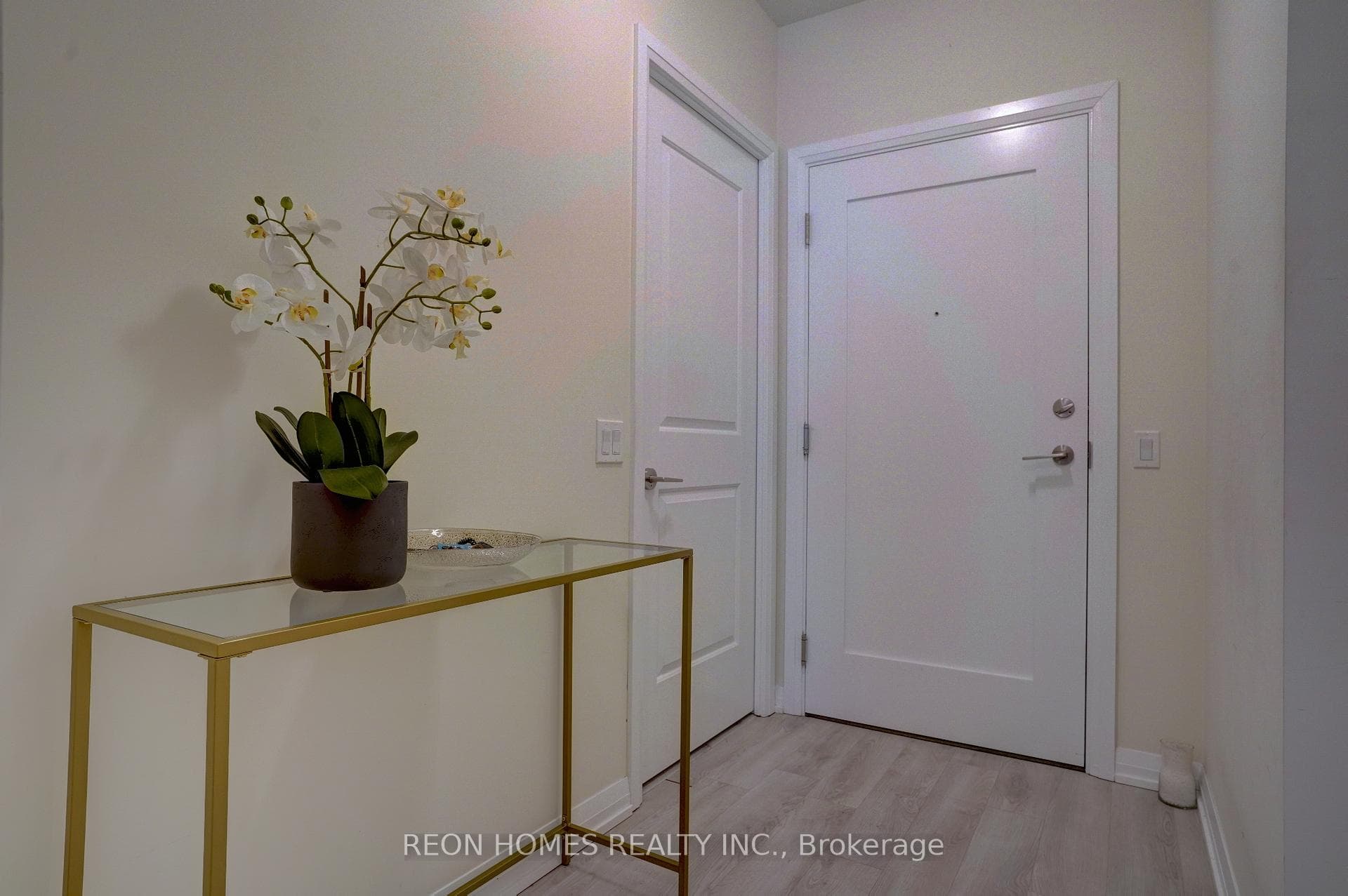 65 Watergarden Drive Unit 1503 photo 3