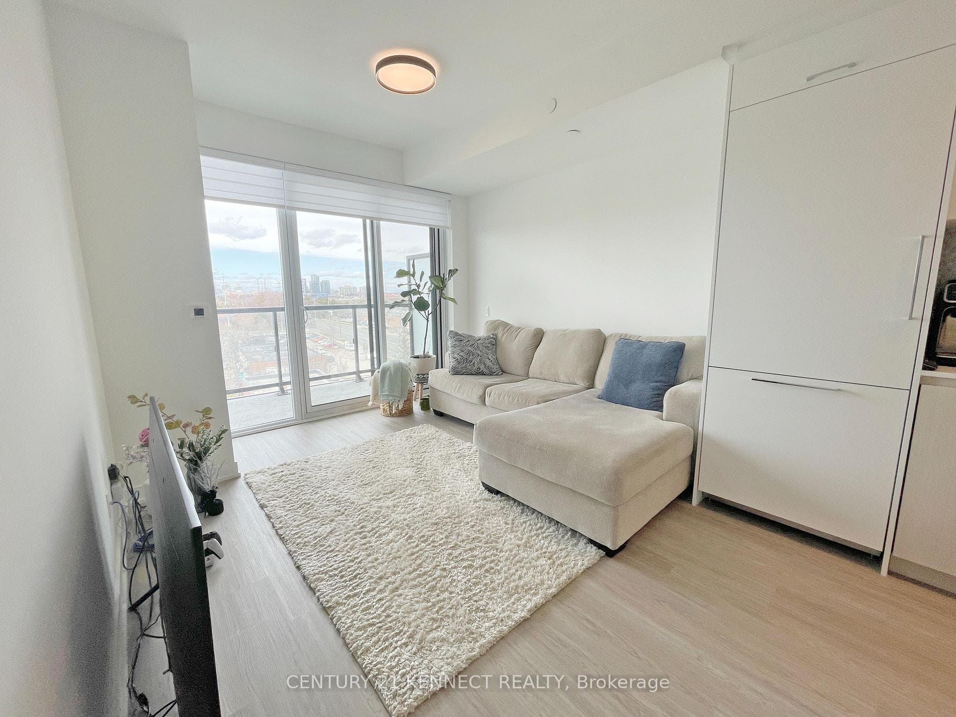 8188 Yonge Street Unit 707 photo 13
