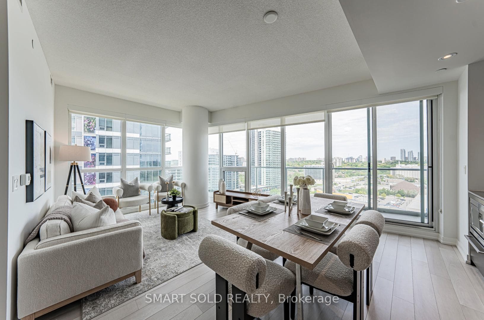 117 Mcmahon Drive Unit 1209 photo 22