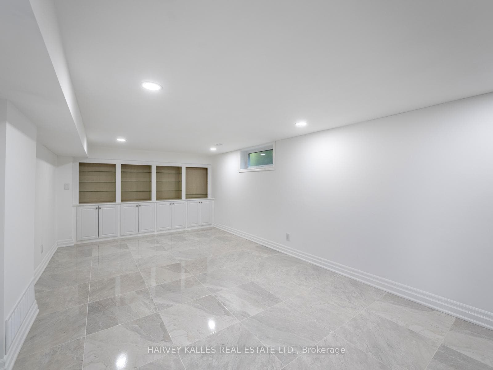 8 Caravan Drive photo 40