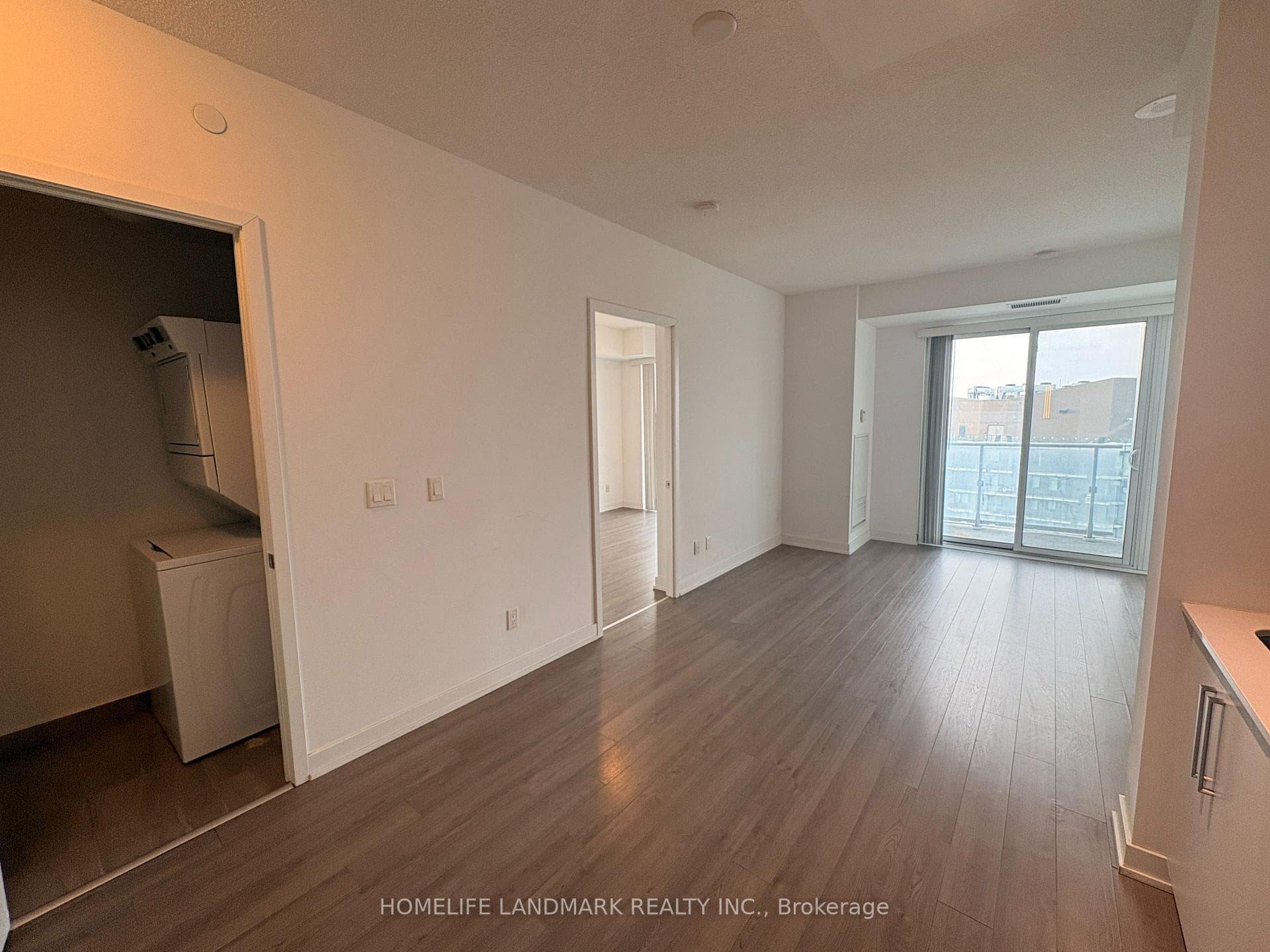 5180 Yonge Street Unit 3203 photo 3