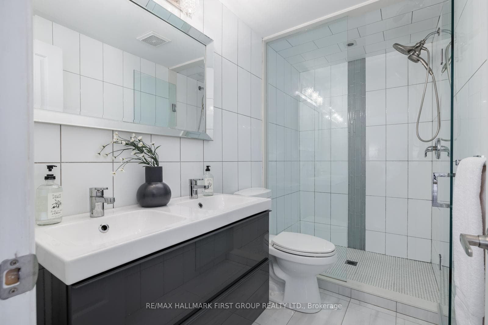 43 Kipling Crescent photo 14
