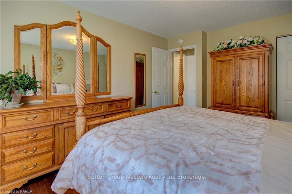 76 ABBEY DAWN Drive photo 37