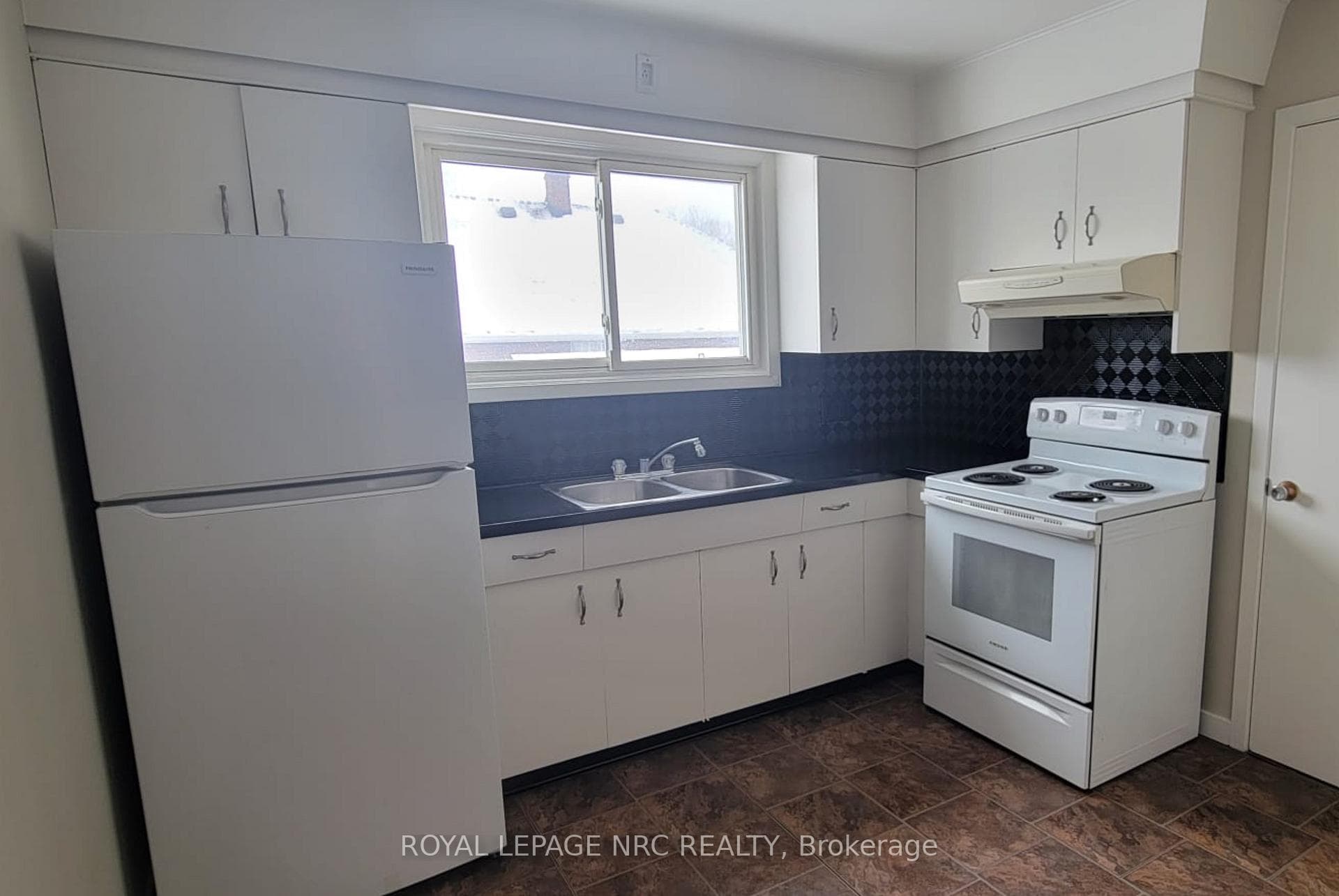 402 Fares Street Unit Unit 1 photo 4