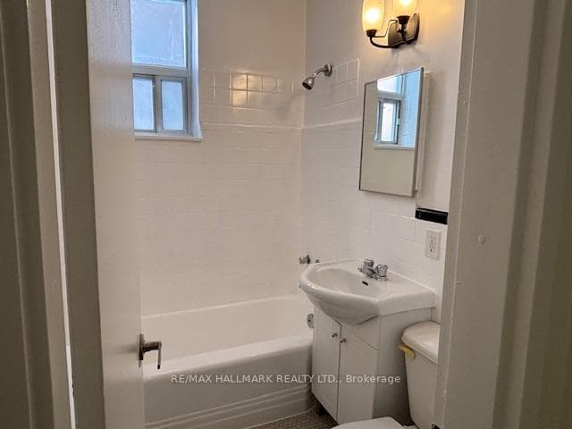 15 Anglesey Boulevard Unit B-316 photo 9