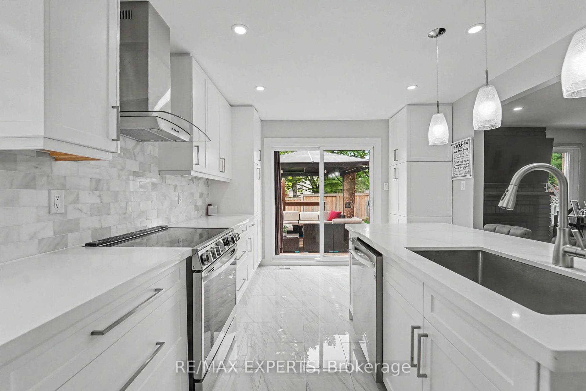 4 Willis Drive photo 12