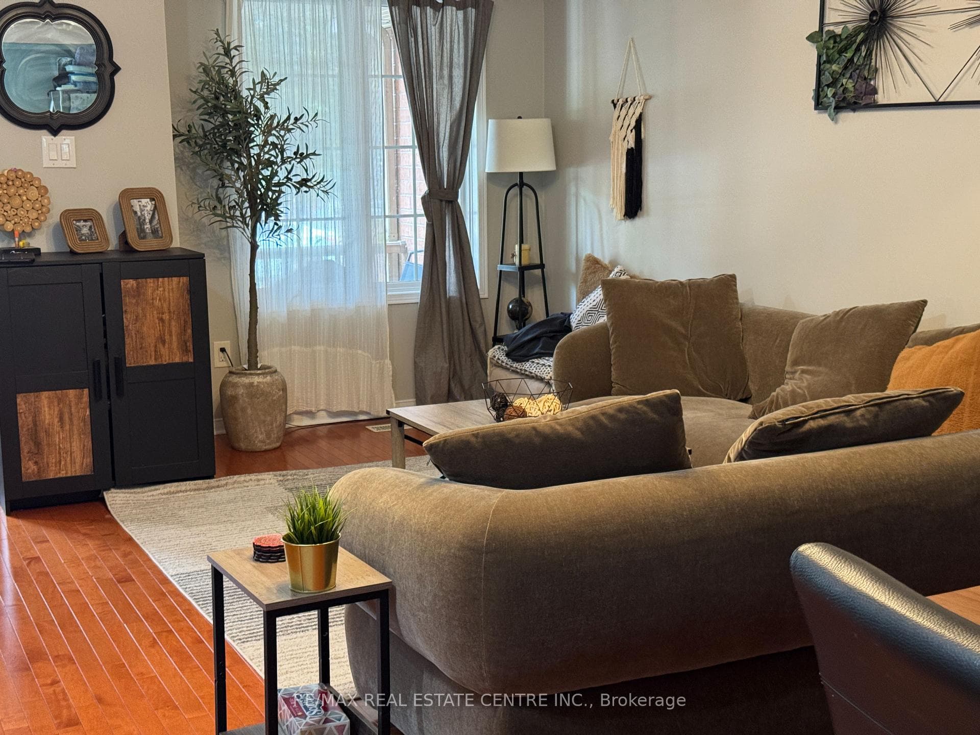 5249 Fair Ford Crescent photo 9